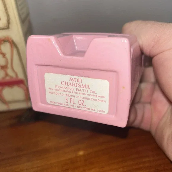 Vtg AVON Secretaire Charisma Foaming Bath Oil Decanter 5 oz Full Collectable - Picture 6 of 6